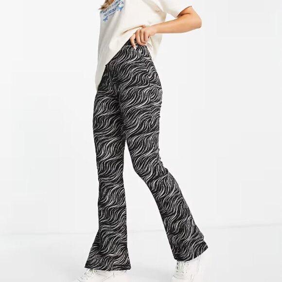 Topshop | Crinkle Flared Pant in Zebra Pull On Size 12 NWT Women's - Picture 1 of 6